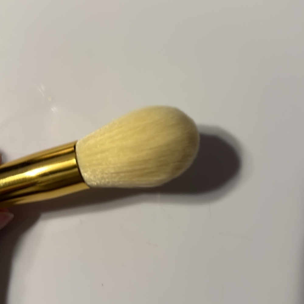 Tarte Gold Powder Brush - Picture 6 of 6